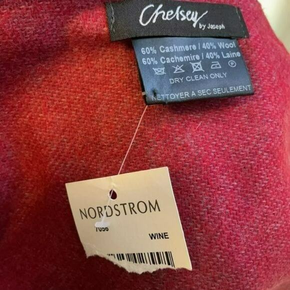 Cashmere Blend Scarf Two Tone Red and Blue Retails $189 New Timeless - Picture 4 of 5